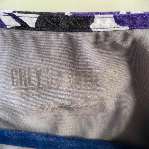 Grey’s Anatomy Scrub Top - Picture 2 of 2